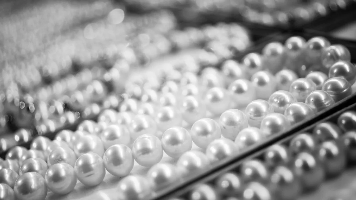 Pearl Types Explained: Freshwater, Akoya, Tahitian and South Sea